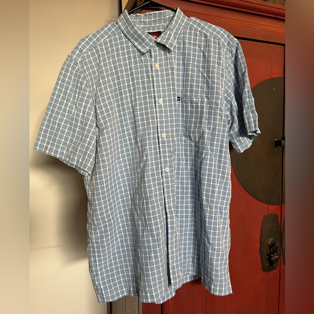 Quicksilver collard button up. Large